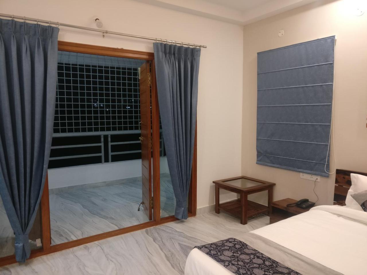 Misty Lake Guest House Hyderabad Eksteriør billede